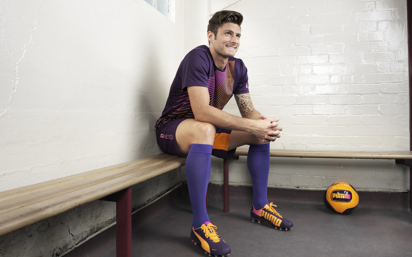 爱爱游戏-特色篮球体验馆走进偏远地区，推广运动文化，篮球体育中心